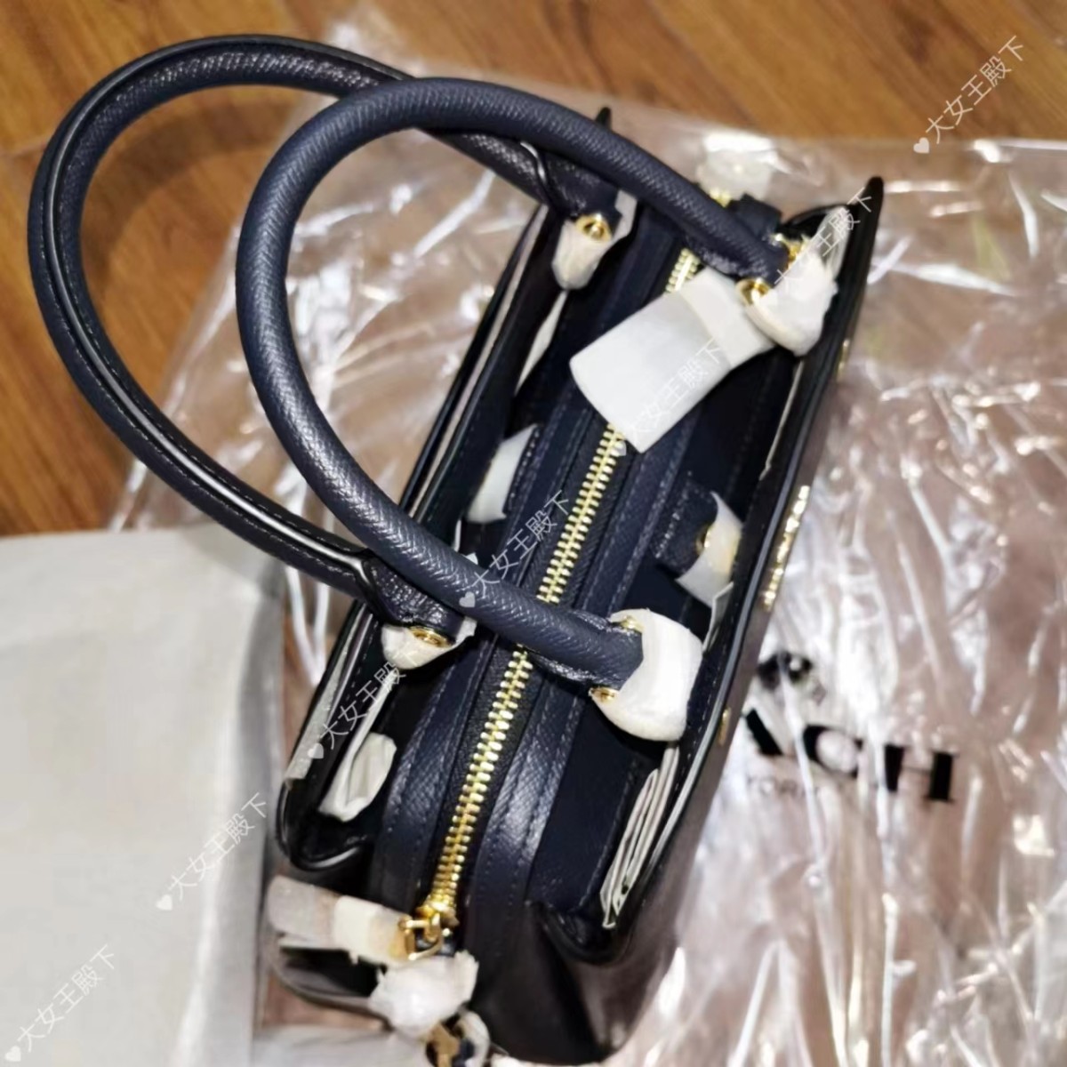 ☑️开箱： Mini Lillie Carryall 藏蓝色