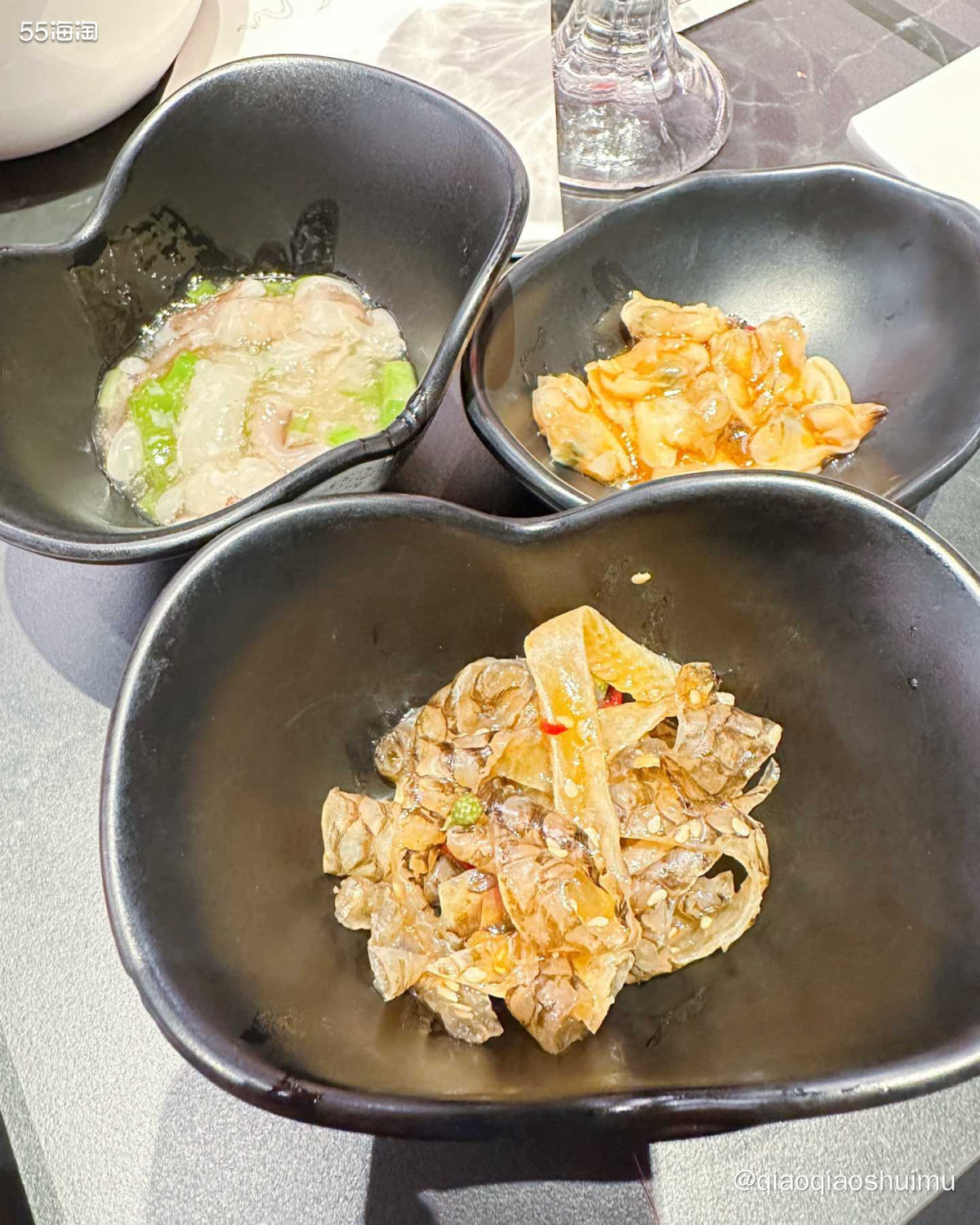 昨天本来是想去吃孩子一直念叨的w12牛排，谁知到了荟聚他突然