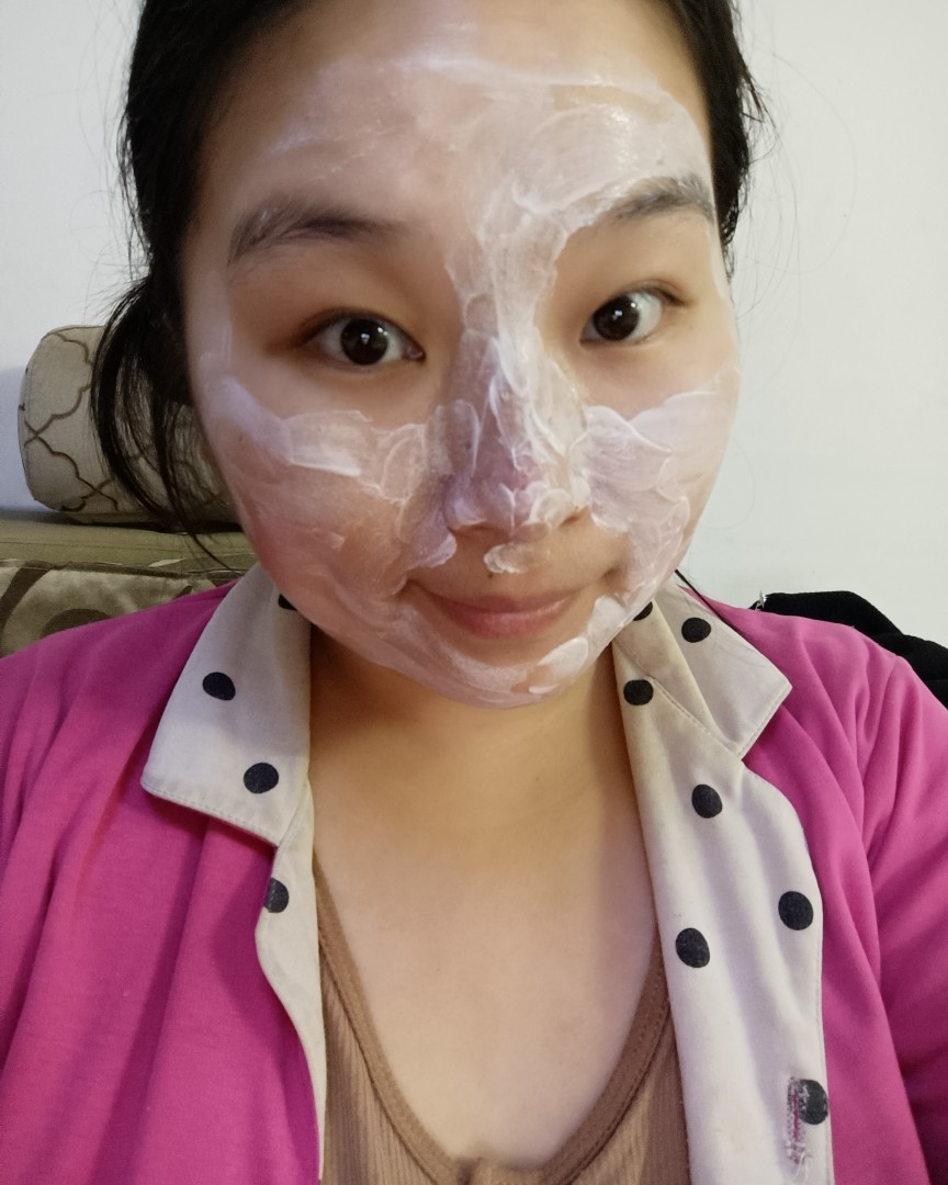 最近又开始练习瑜伽了，实在是产后胖了太多，又喜欢吃东西，需要