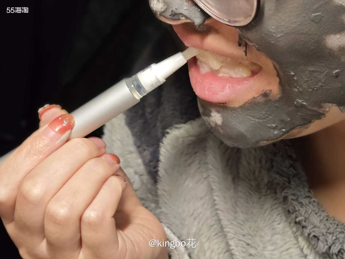 ⏺每天十分钟，坚持使用snow美牙仪两周，牙齿真的有白两个度