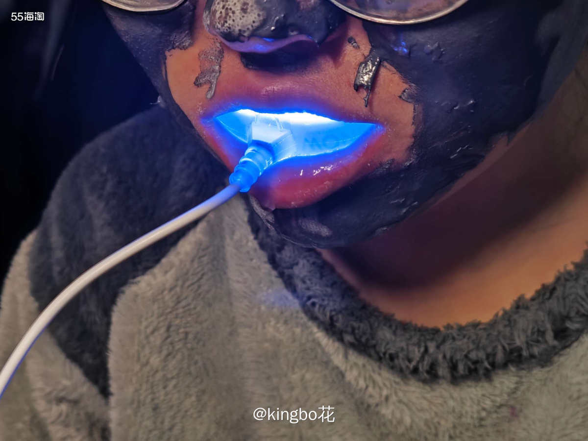 ⏺每天十分钟，坚持使用snow美牙仪两周，牙齿真的有白两个度
