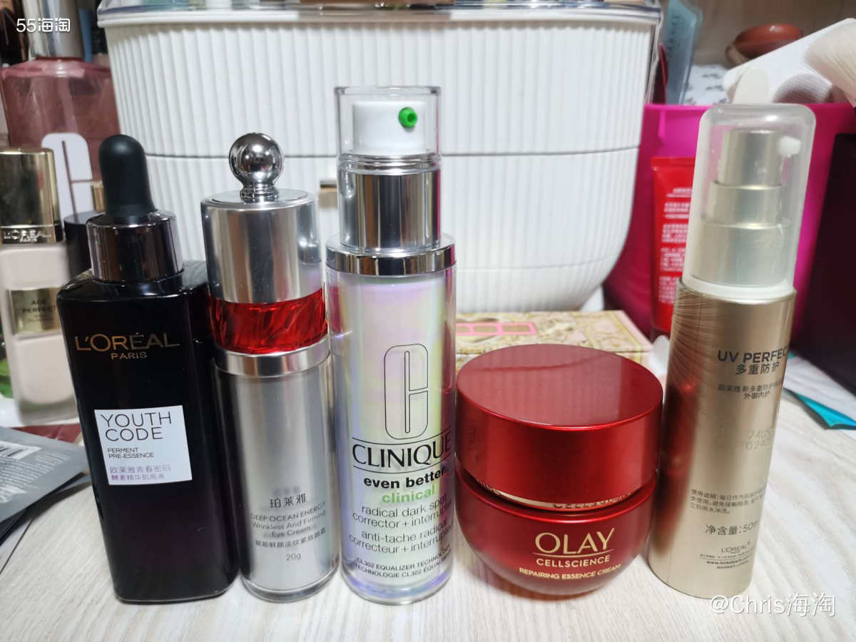 昨天晚上发了晚上的护肤套装，干脆今天再发个早上护肤流程的（我