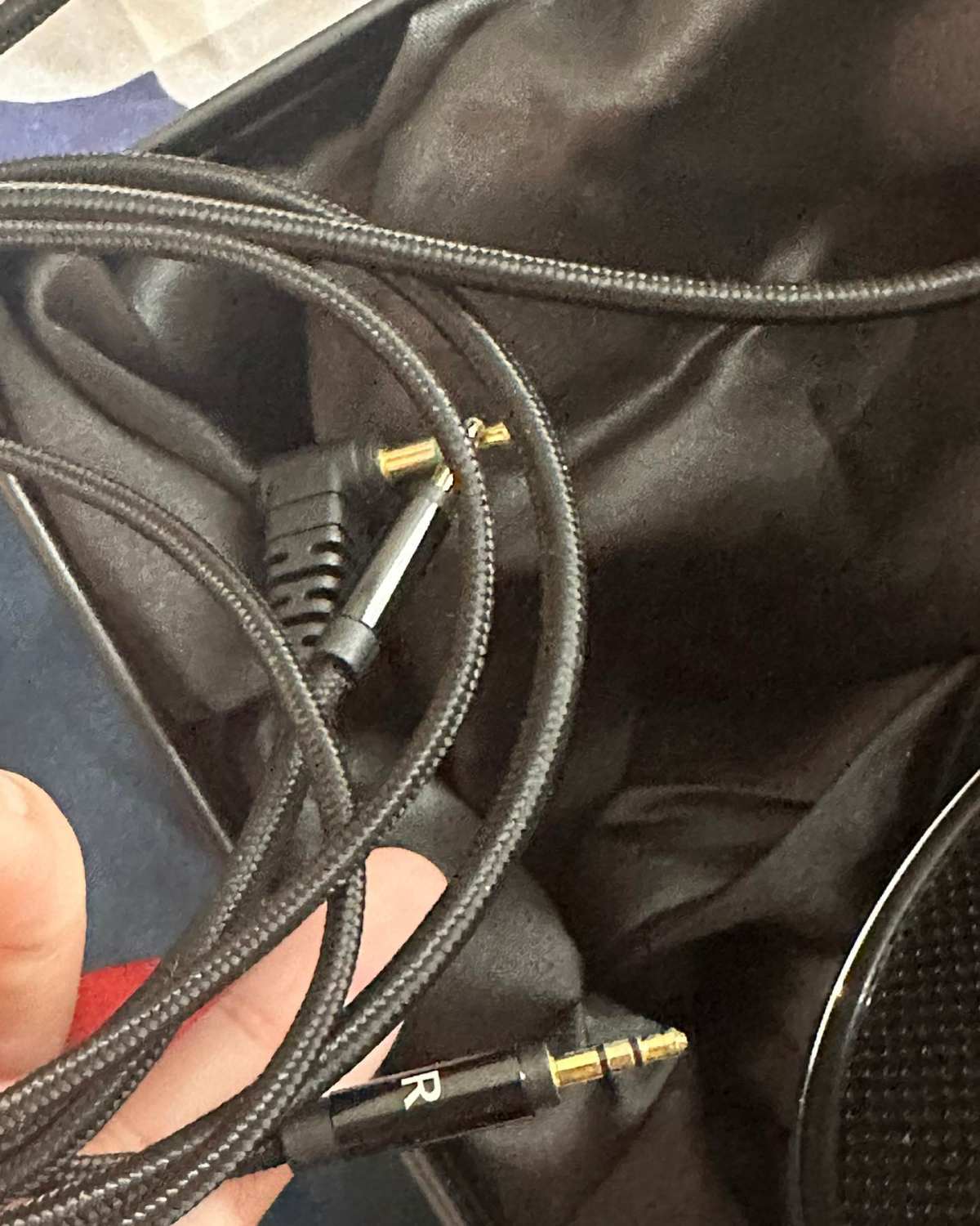 又是一款hifiman的亲民价产品，he400i  其实这款