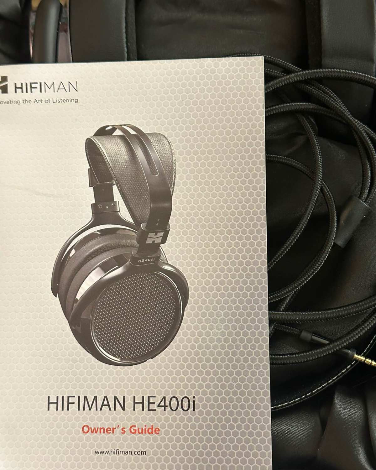 又是一款hifiman的亲民价产品，he400i  其实这款