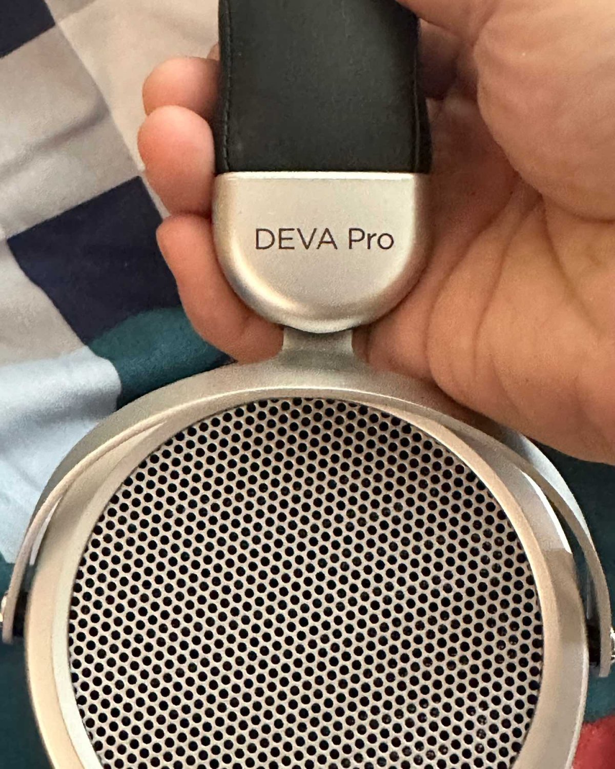 hifiman是一家成立于广东的国产耳机品牌。从早年的播放器