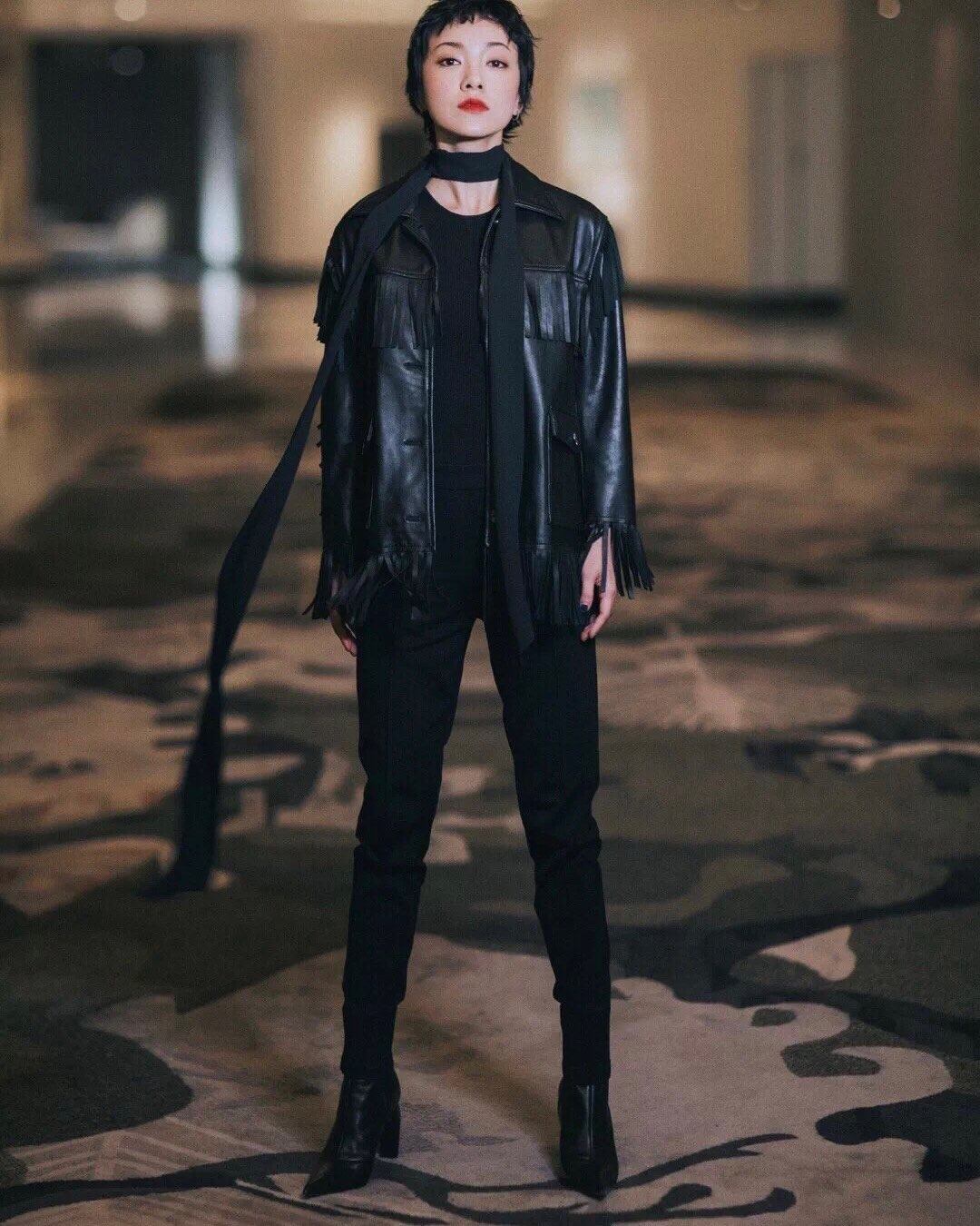 尖头靴真的属于超酷姐妹必备！我也非常喜欢靴子因为真的太好穿了