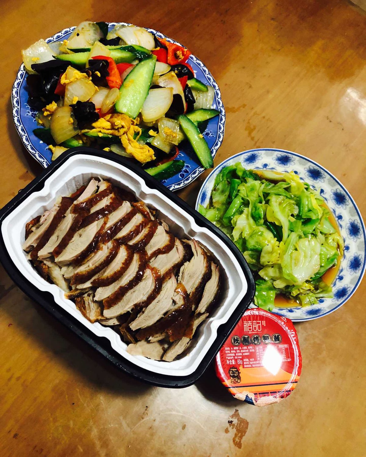 昨天交行最红星期五抢到了褚记的代金券五折超级划算！今天去买烤