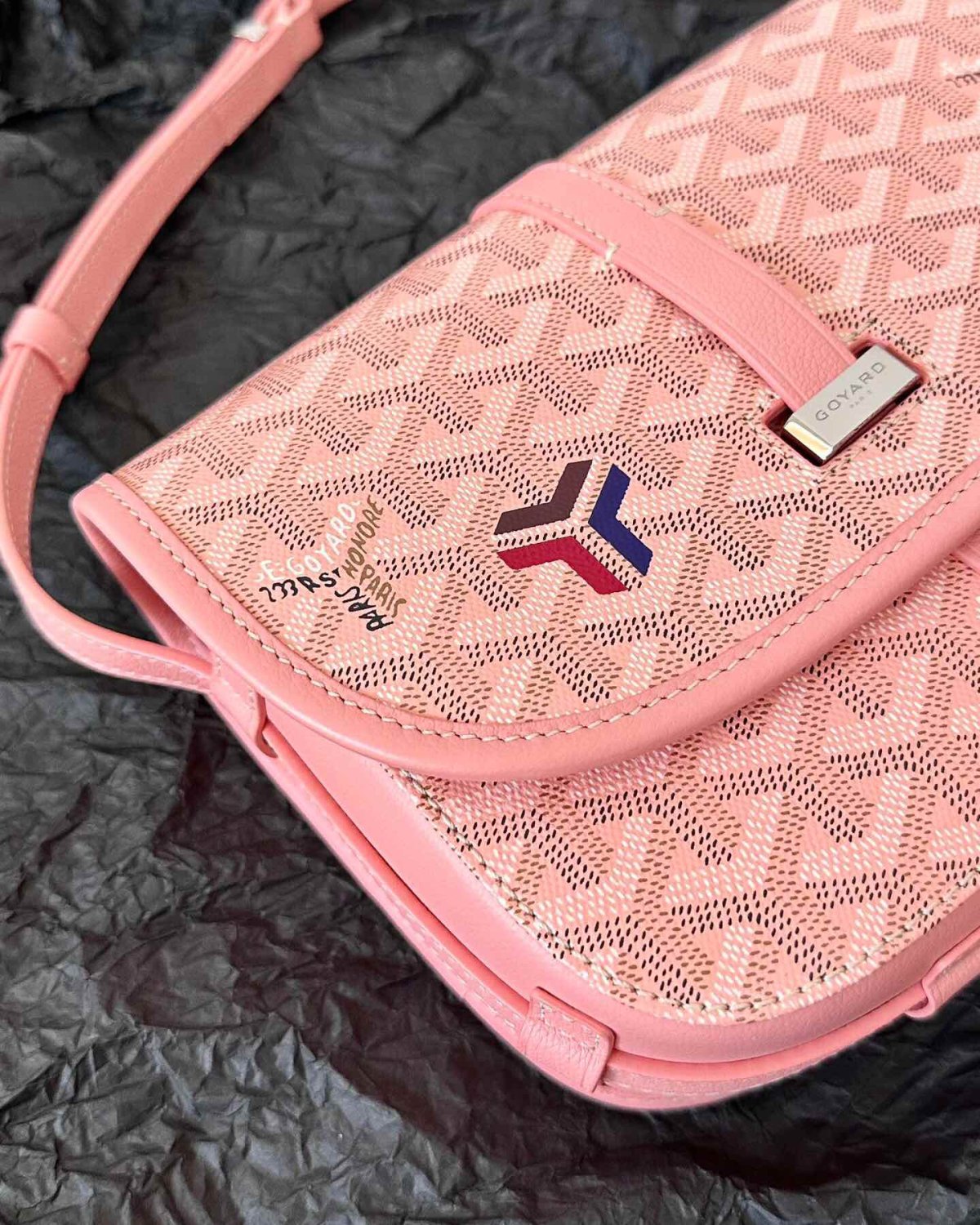 现时很多时尚品牌都透过代言广告及赞助，为求获得更多曝光。 但