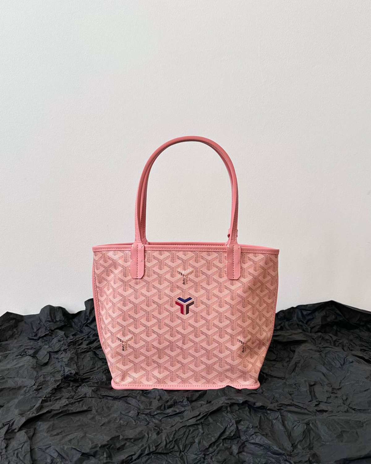 Goyard 的 Tote Bag 绝对是品牌的经典手袋，没