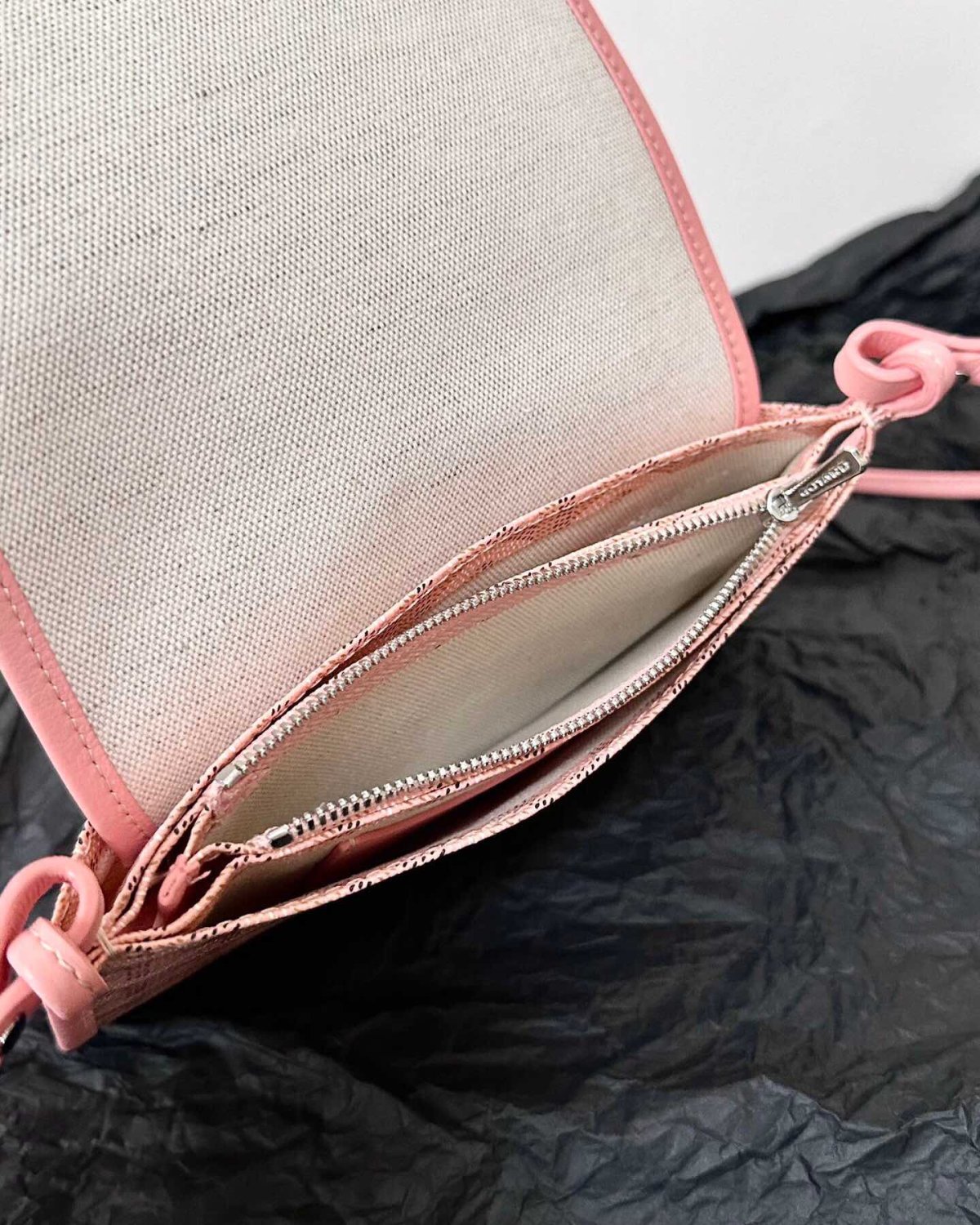 Goyard Plumet这个轻量级的小包真符合当下的流行趋