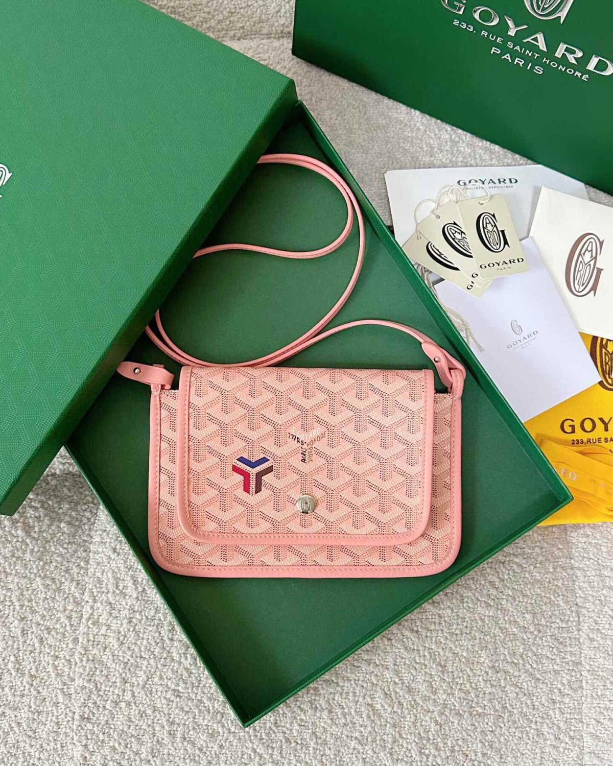 Goyard Plumet这个轻量级的小包真符合当下的流行趋