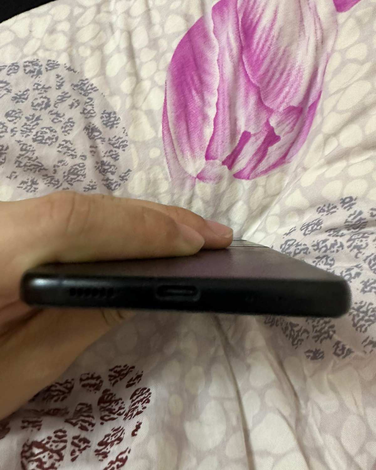 这款手机其实是白朴来的，之前出差的时候决定把运营商换到tmo