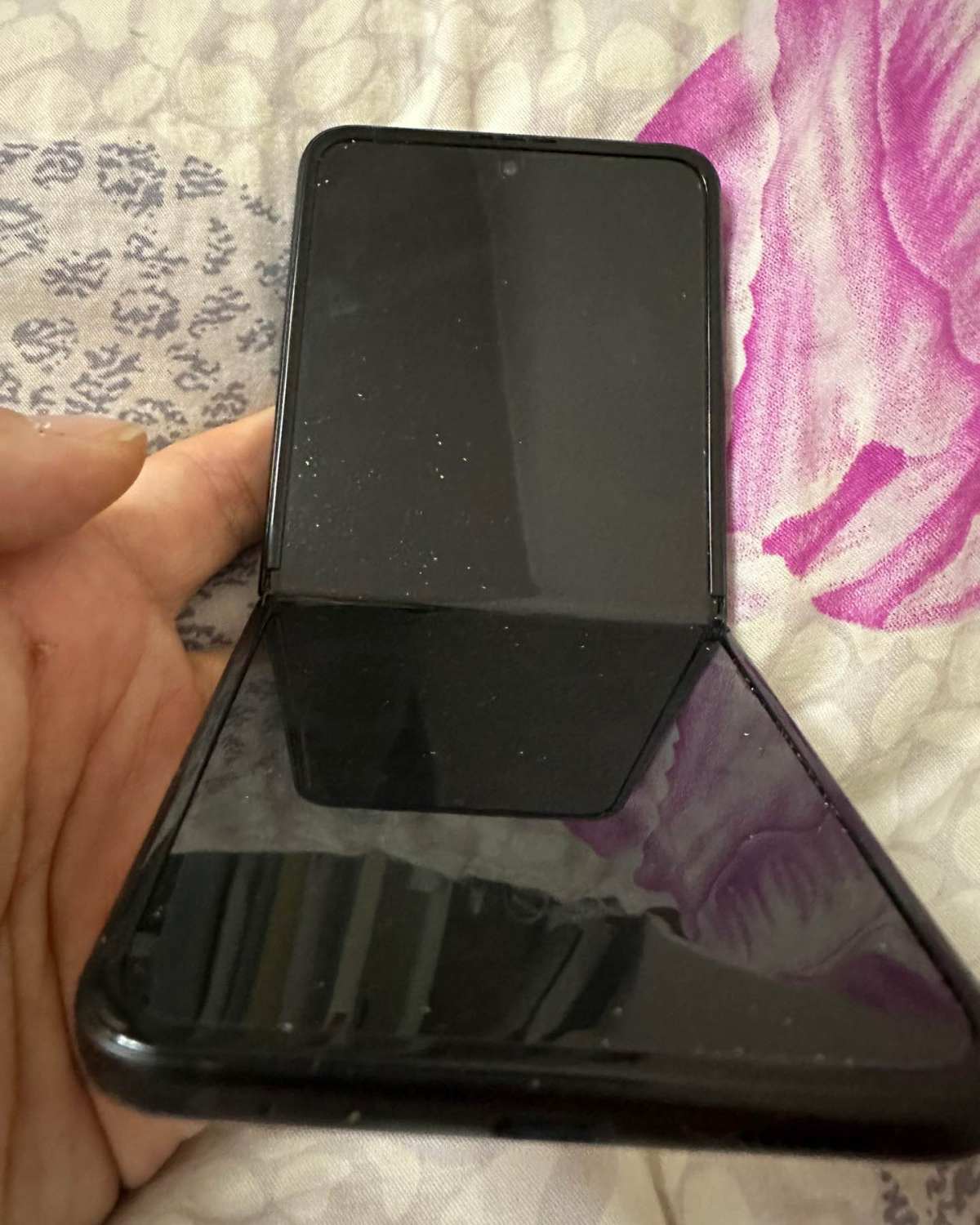 这款手机其实是白朴来的，之前出差的时候决定把运营商换到tmo