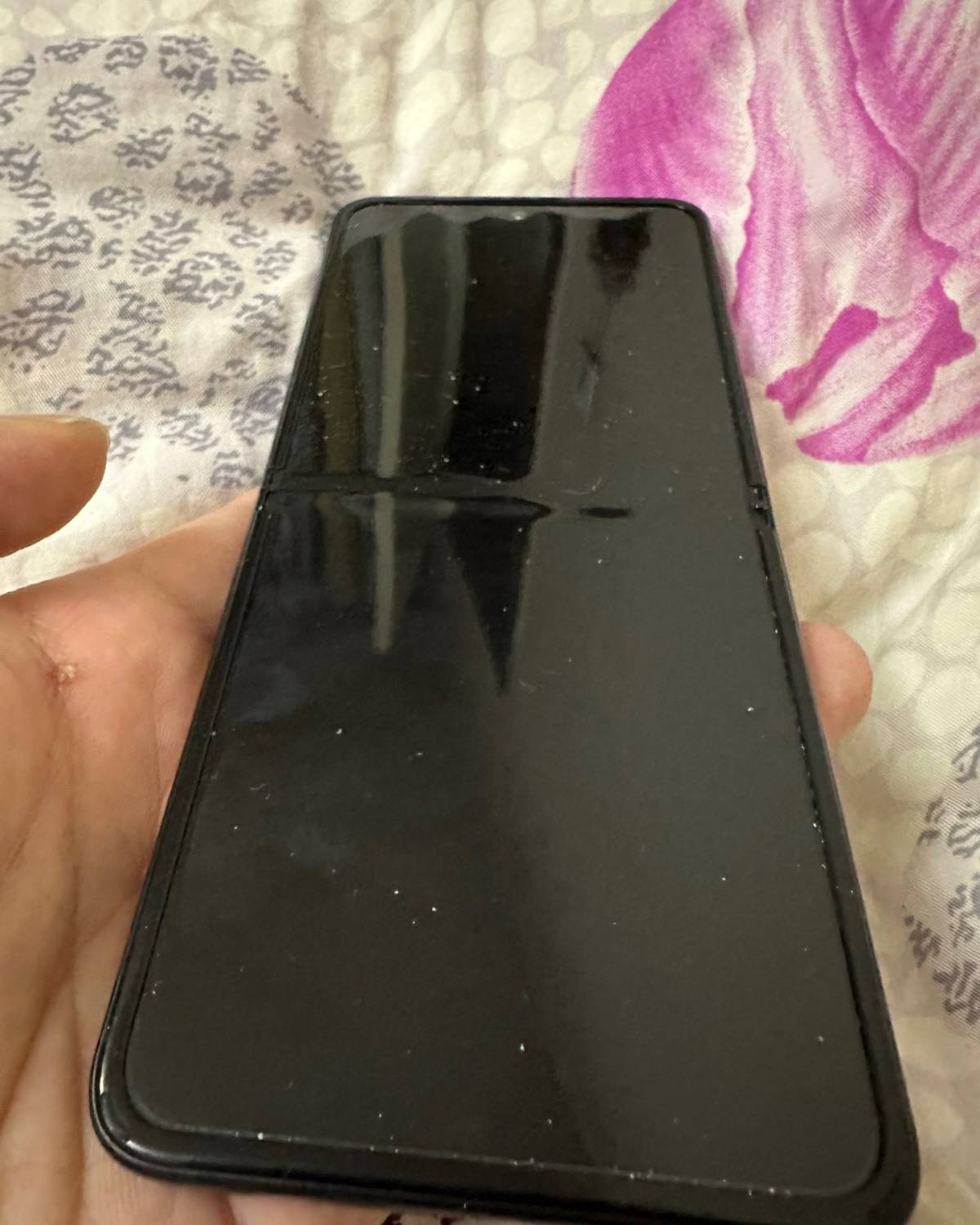 这款手机其实是白朴来的，之前出差的时候决定把运营商换到tmo