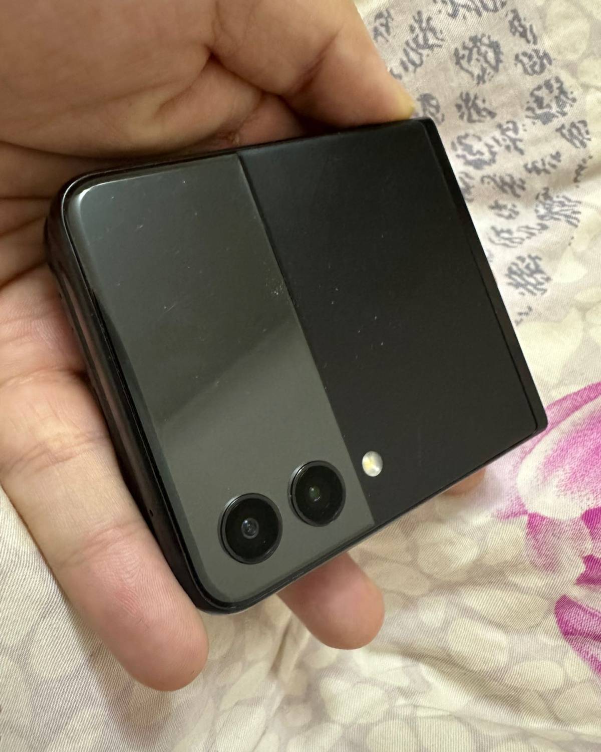 这款手机其实是白朴来的，之前出差的时候决定把运营商换到tmo