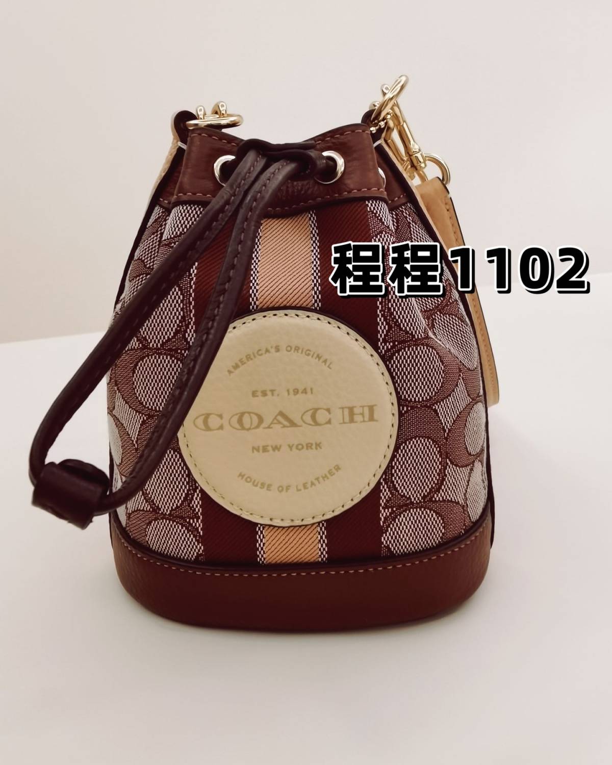 购物网站：Coach outlet 购物金额：折后104.2