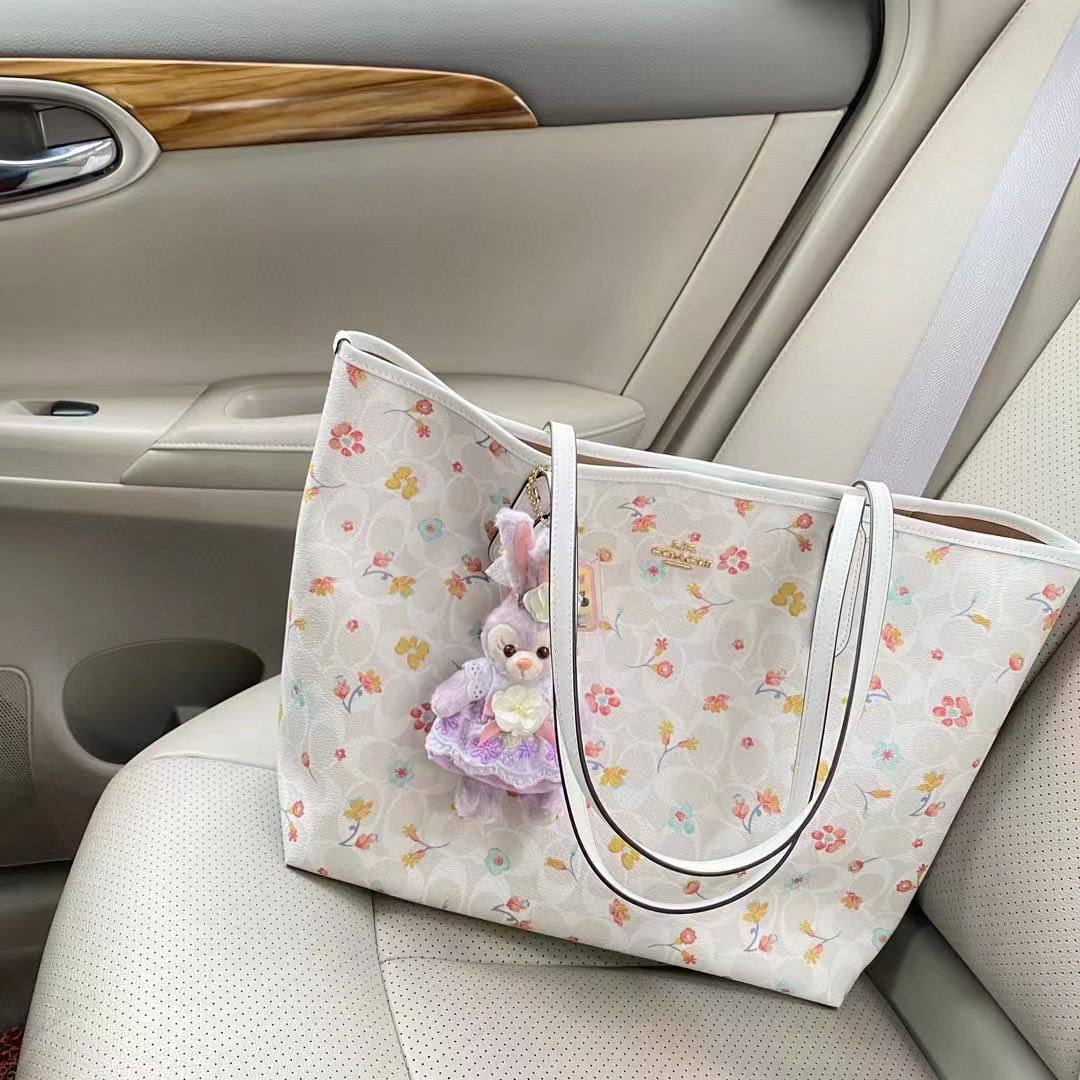 发走✈️ 绝版，售完无补，囤货还有少量 绝版COACH冰川白