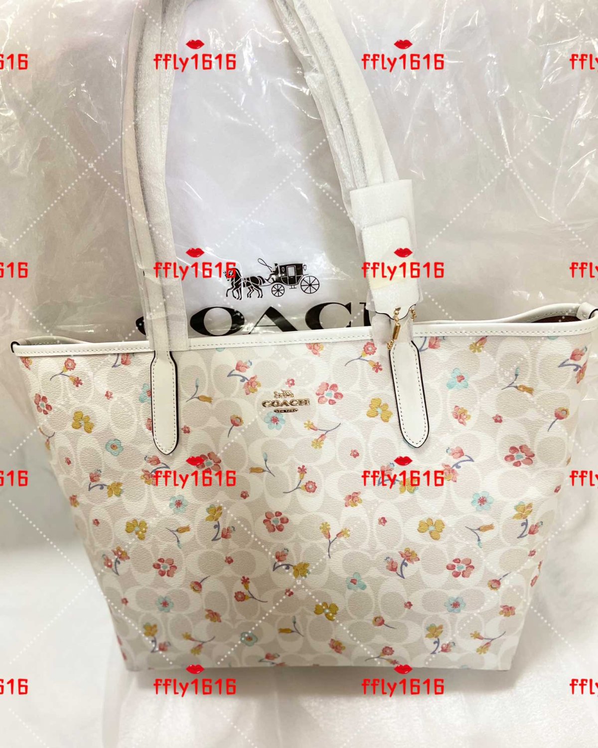 发走✈️ 绝版，售完无补，囤货还有少量 绝版COACH冰川白