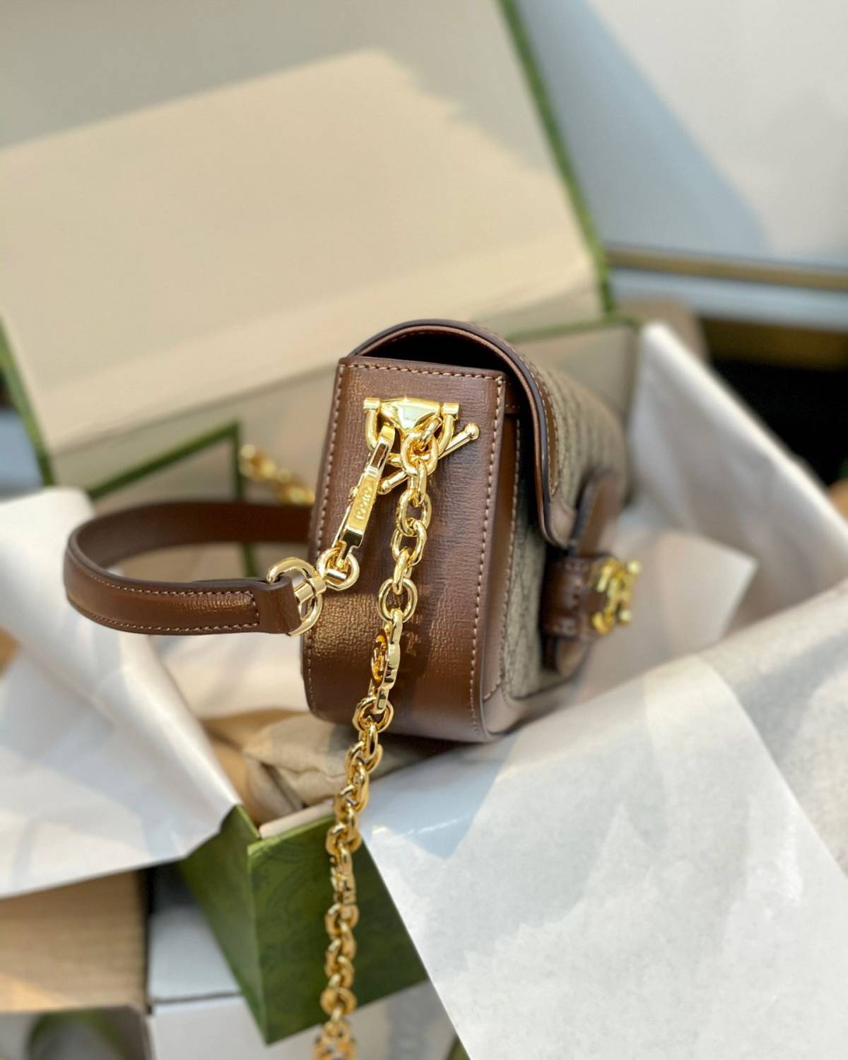 最新款法棍Horsebit腋下包 真的爆！ 也是真的难预定 