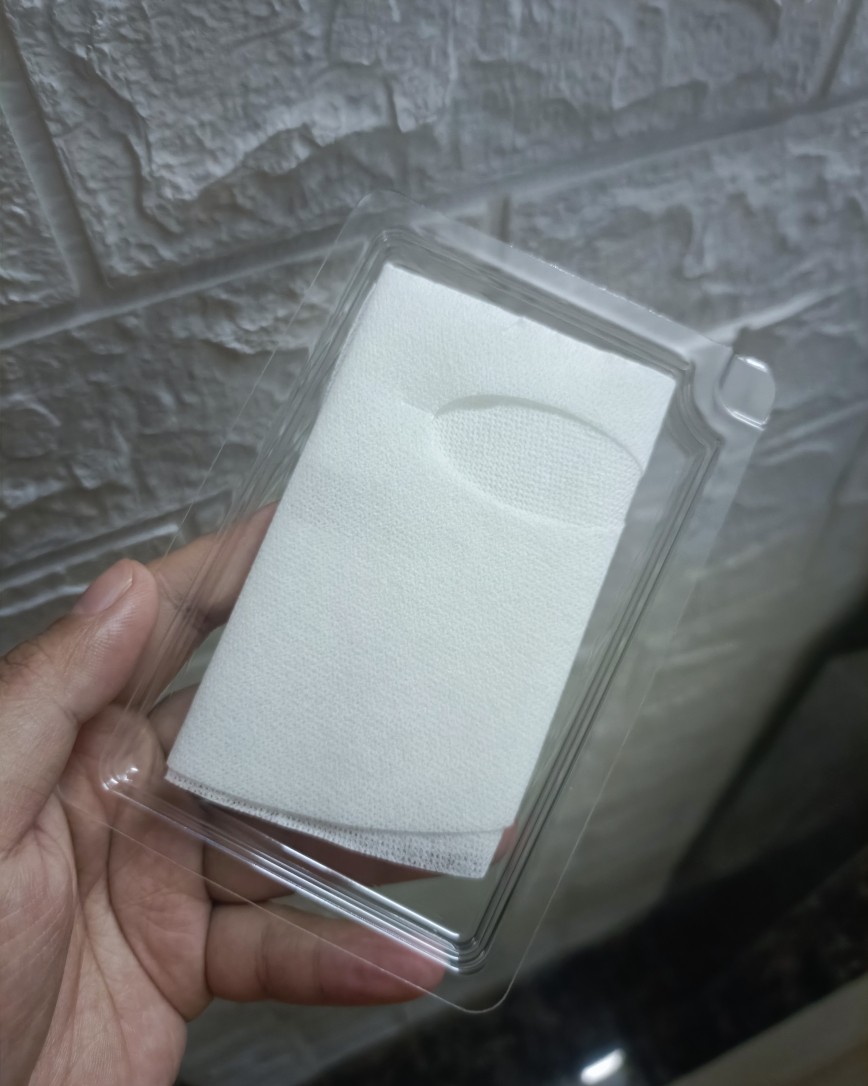 去年双十一买了夸迪的悬油次抛，送了我几片夸迪的冻干面膜，之前