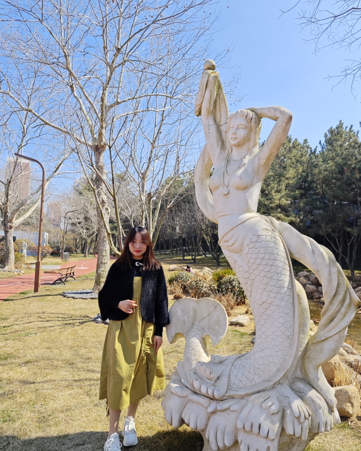 个人对于美的理解是美是包罗万象的，自信是一些美丽的来源。我爱