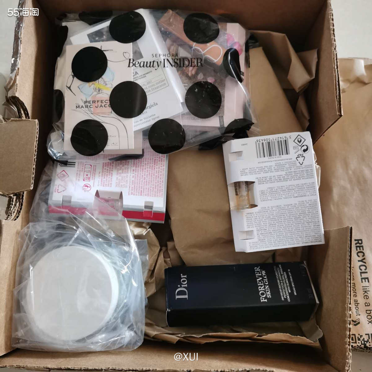 这个包裹是分别购于nordstrom和丝芙兰的东西，nd实在