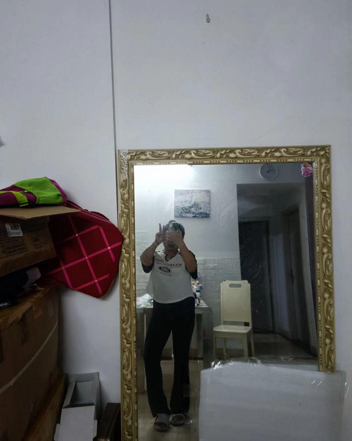 产后的话我是比之前更胖了，主要是自己很控制不了想吃东西，以前