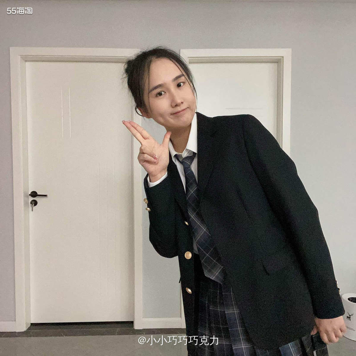 用我家先生的话说我都是离三十岁不远的人了，还在装嫩的道路上坚