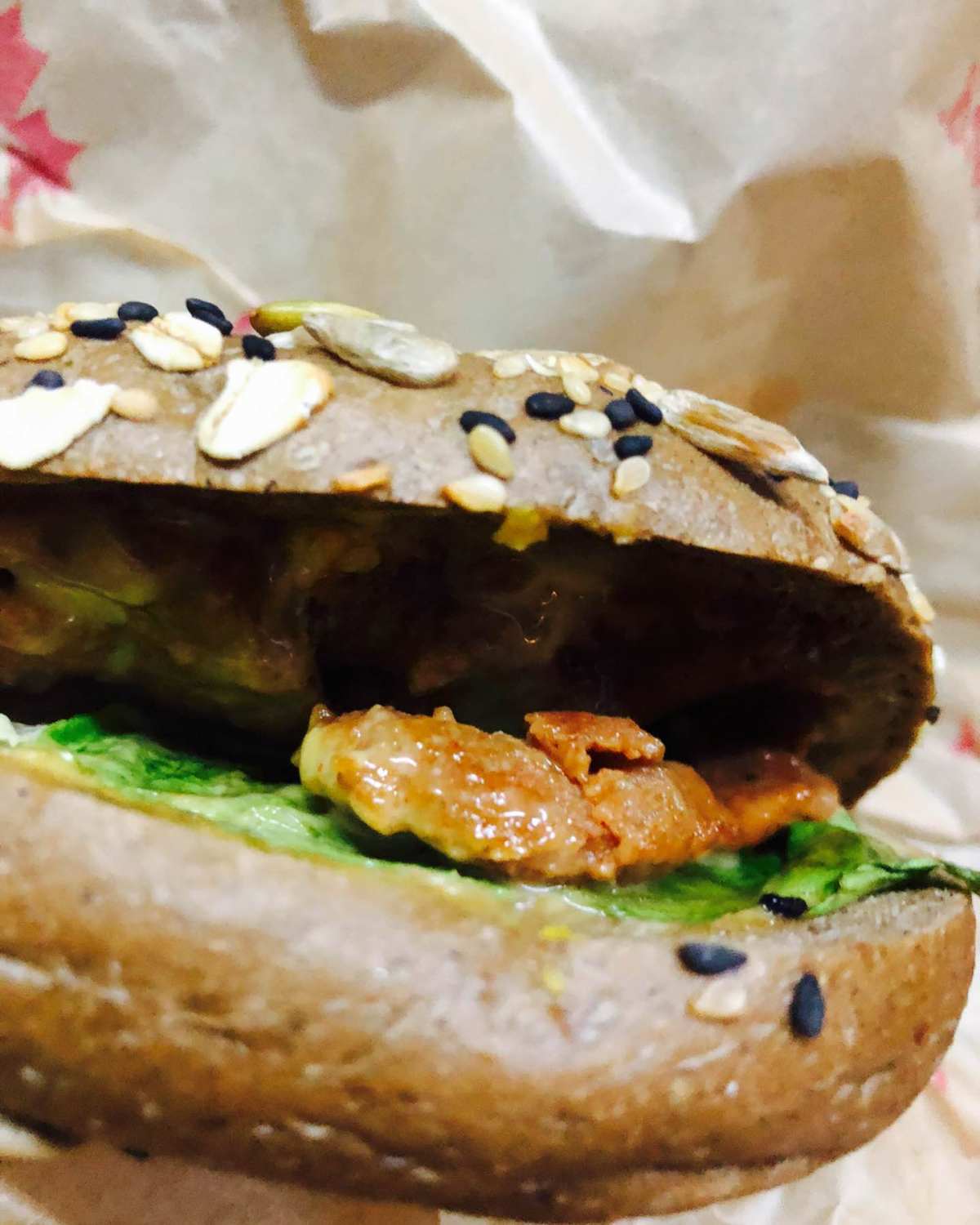 今天get到Tims家的新吃法，就是各种特色的贝果关键跟小汉