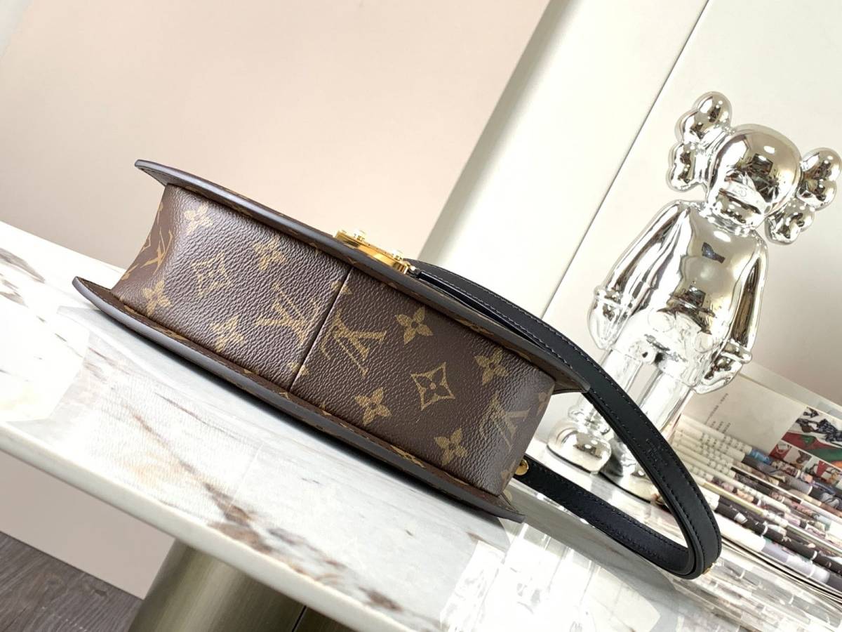 Tilsitt 手袋由 Monogram 和 Monogra