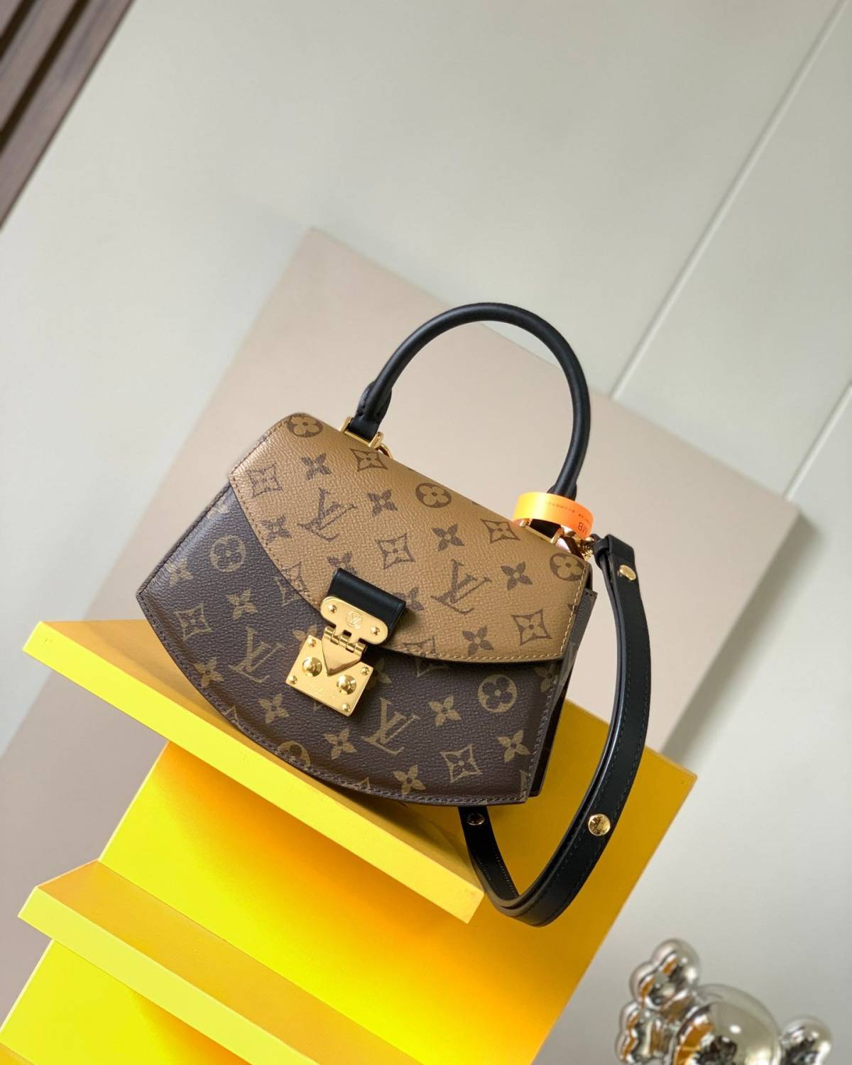 Tilsitt 手袋由 Monogram 和 Monogra