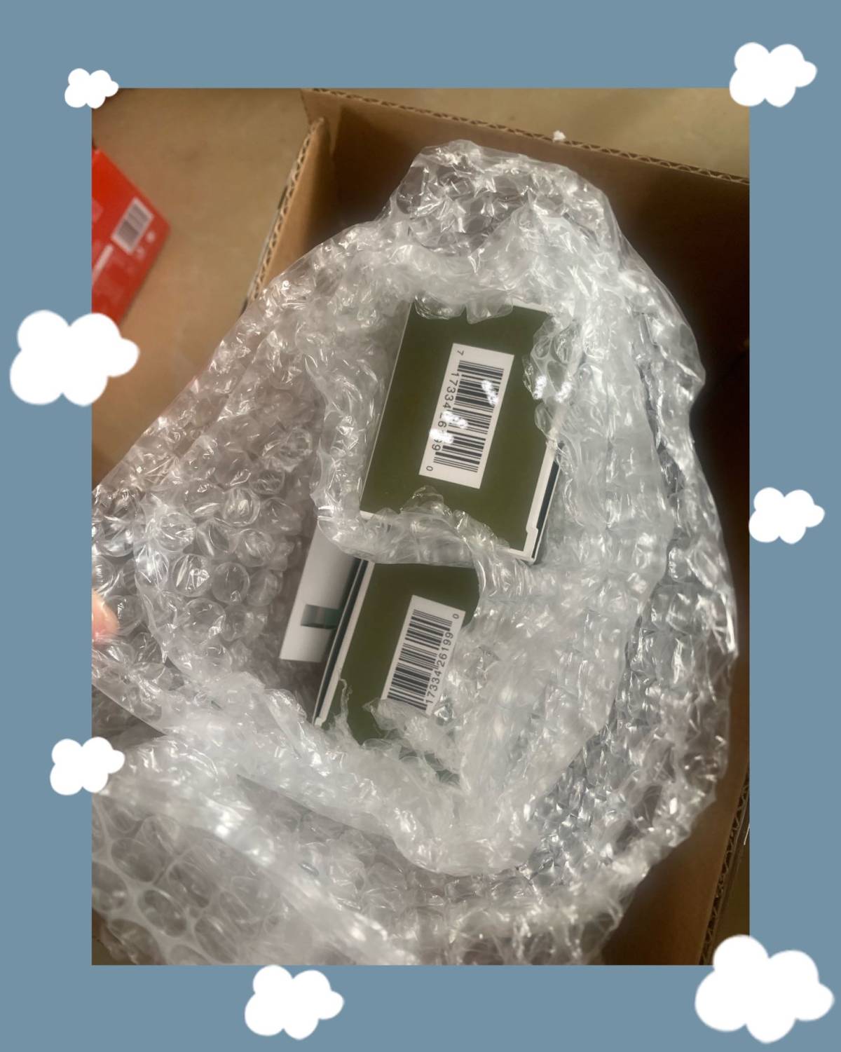 今天收到的是轻速国际的包裹，开箱的包裹是在ccs奥莱买的。 