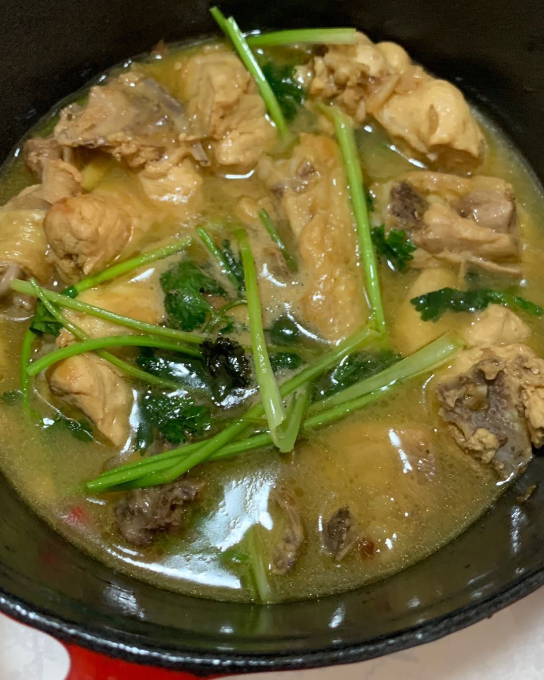 本来想着出门去海边🌊，但是看了导航一路都是红色，门都不敢出