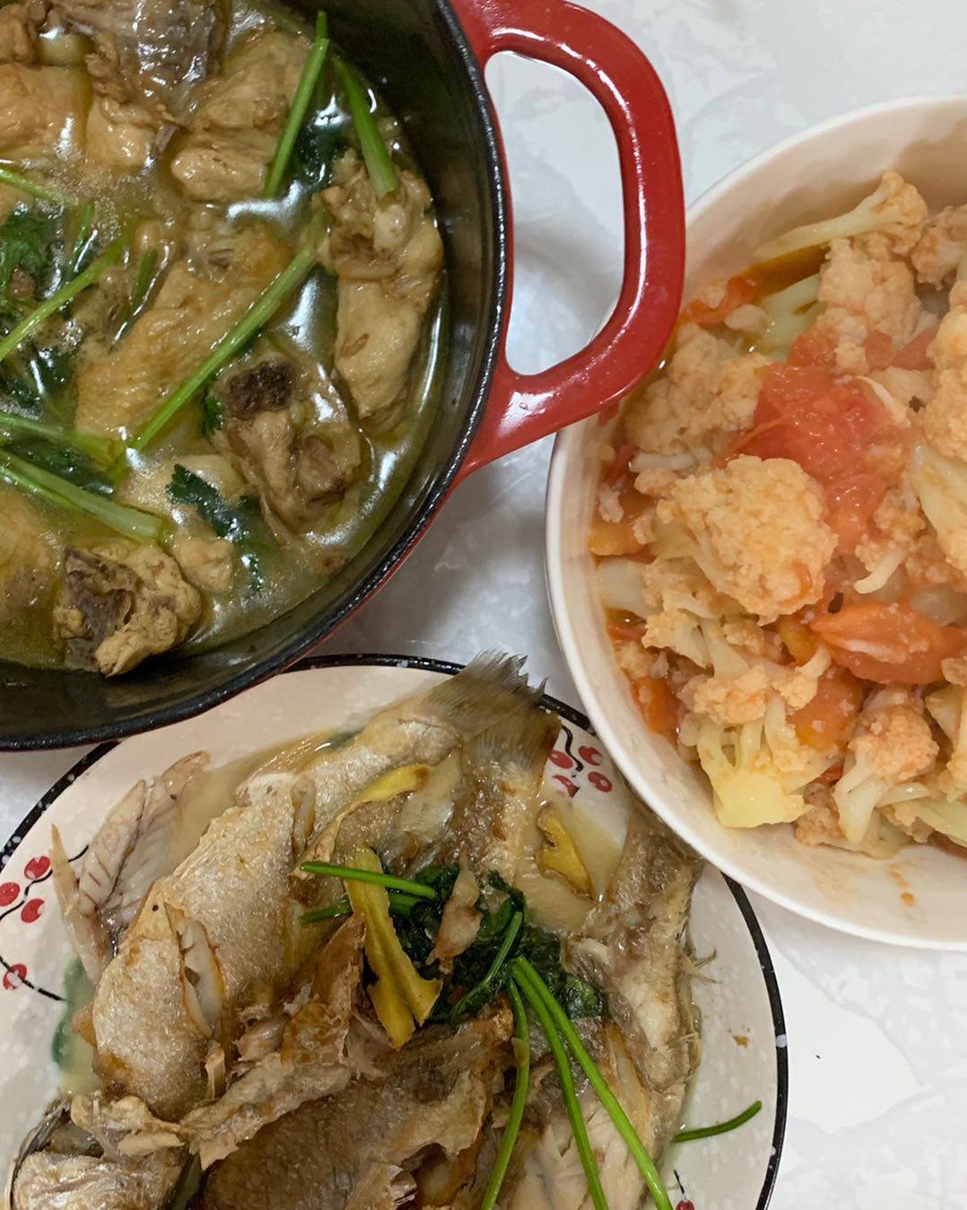 本来想着出门去海边🌊，但是看了导航一路都是红色，门都不敢出