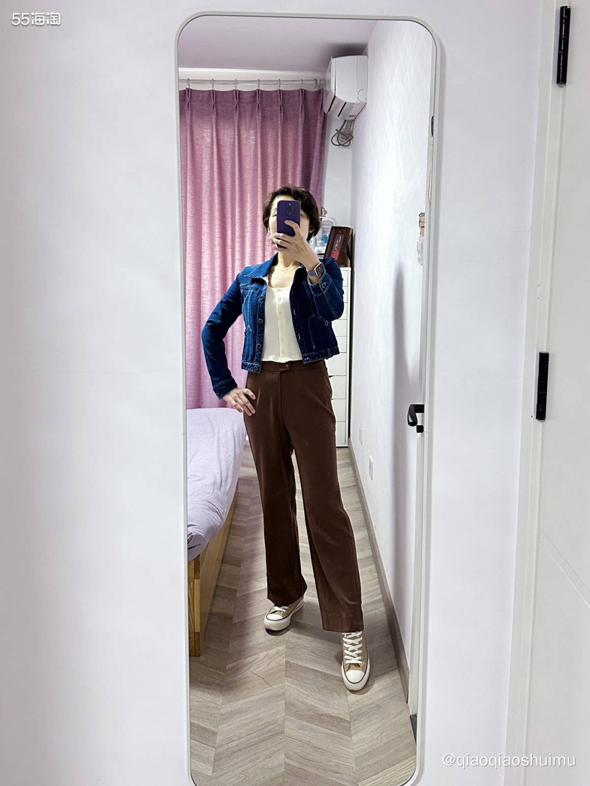 其实我挺讨厌这种咖色的，但是这条不太一样，因为面料真的很舒服