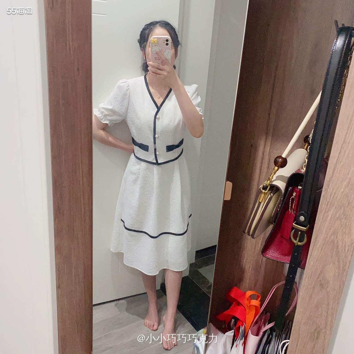 我们今天的温度已经最高有32度了，并且是大太阳，真的挺热的，