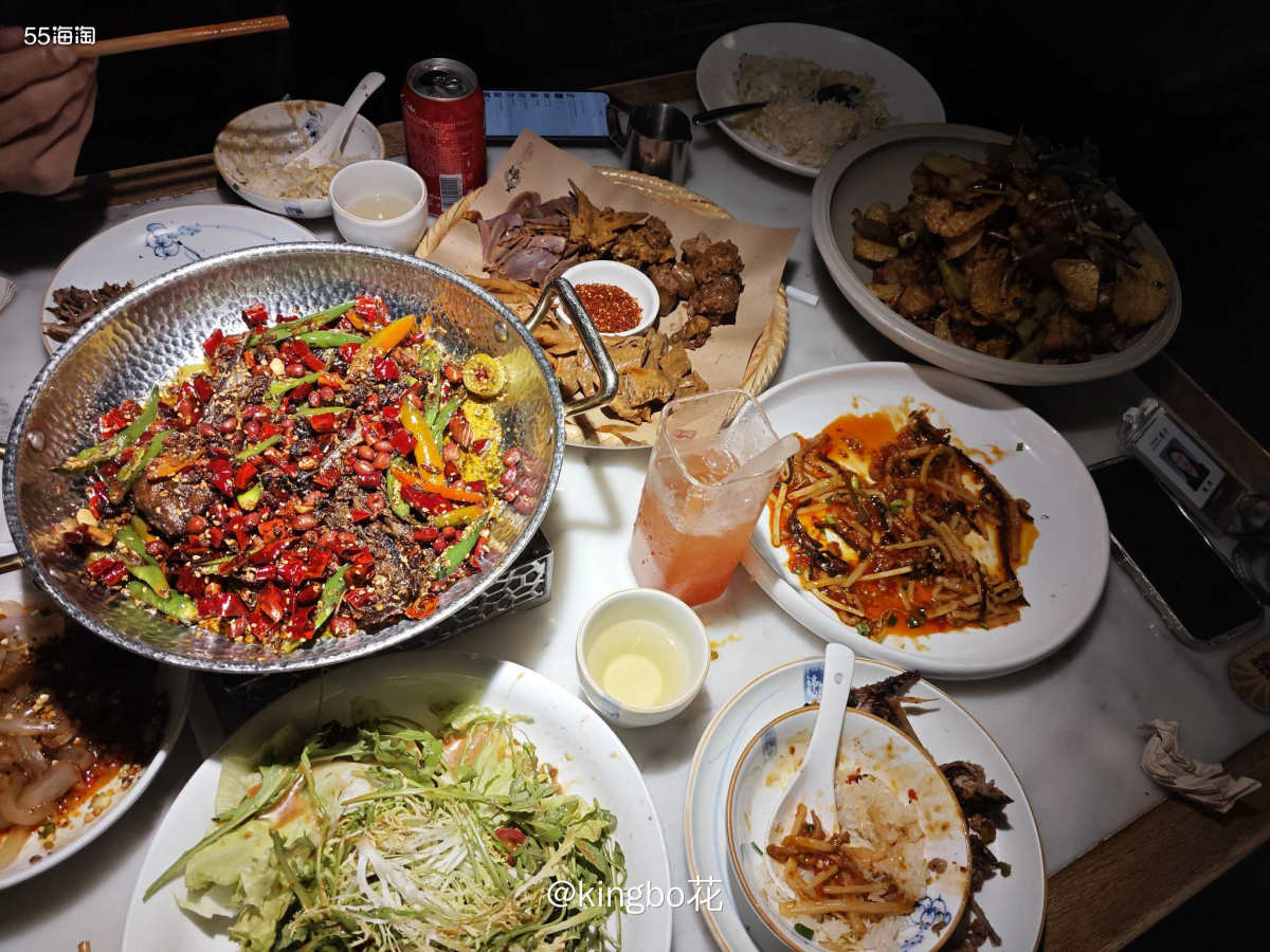 ⏺辛香汇麻辣鸭头很不错，干锅牛蛙也hin好吃  🔷我又开始