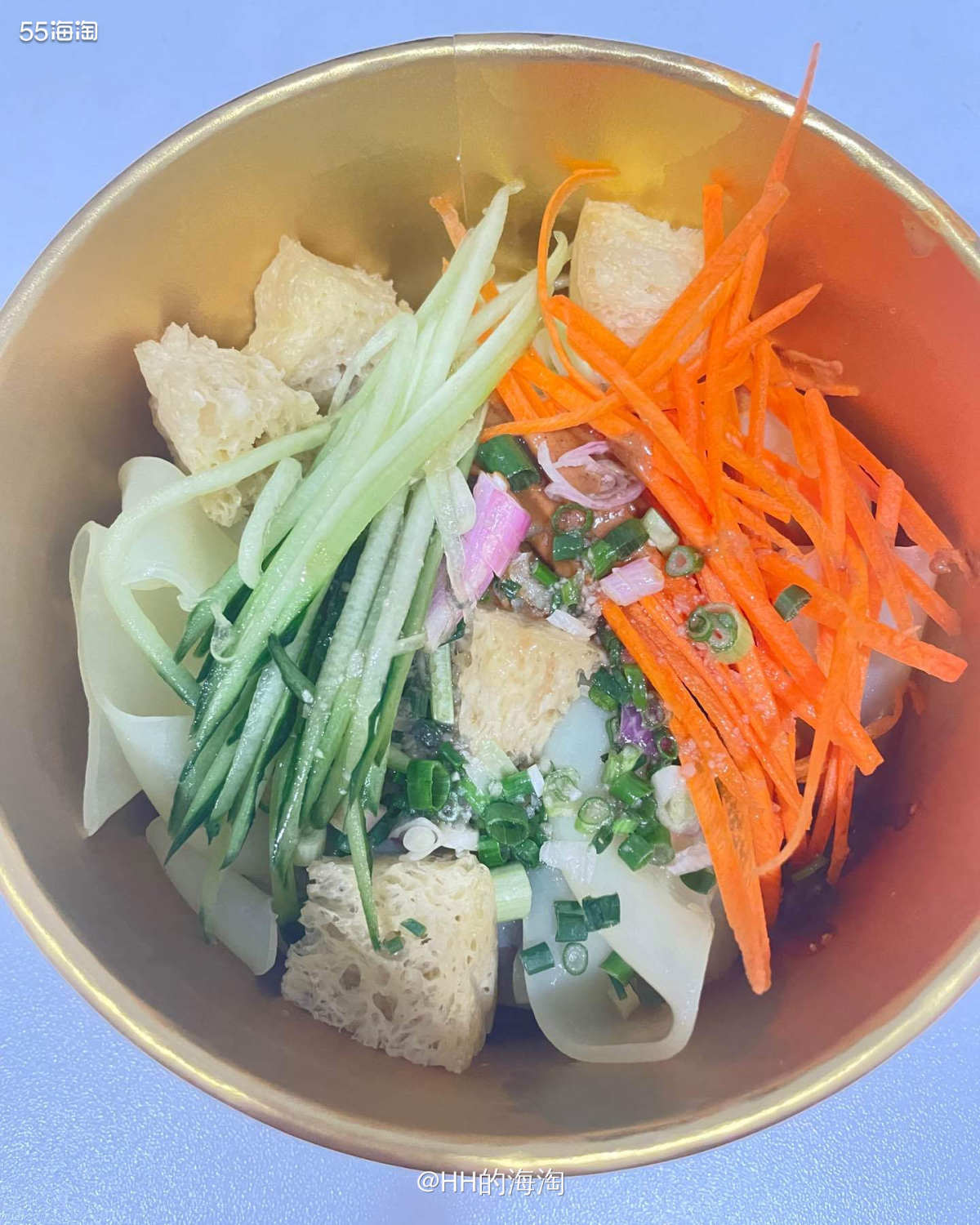 🌸这家凉皮真的太好吃了，加了麻酱和自研的汁，还有很多黄瓜丝