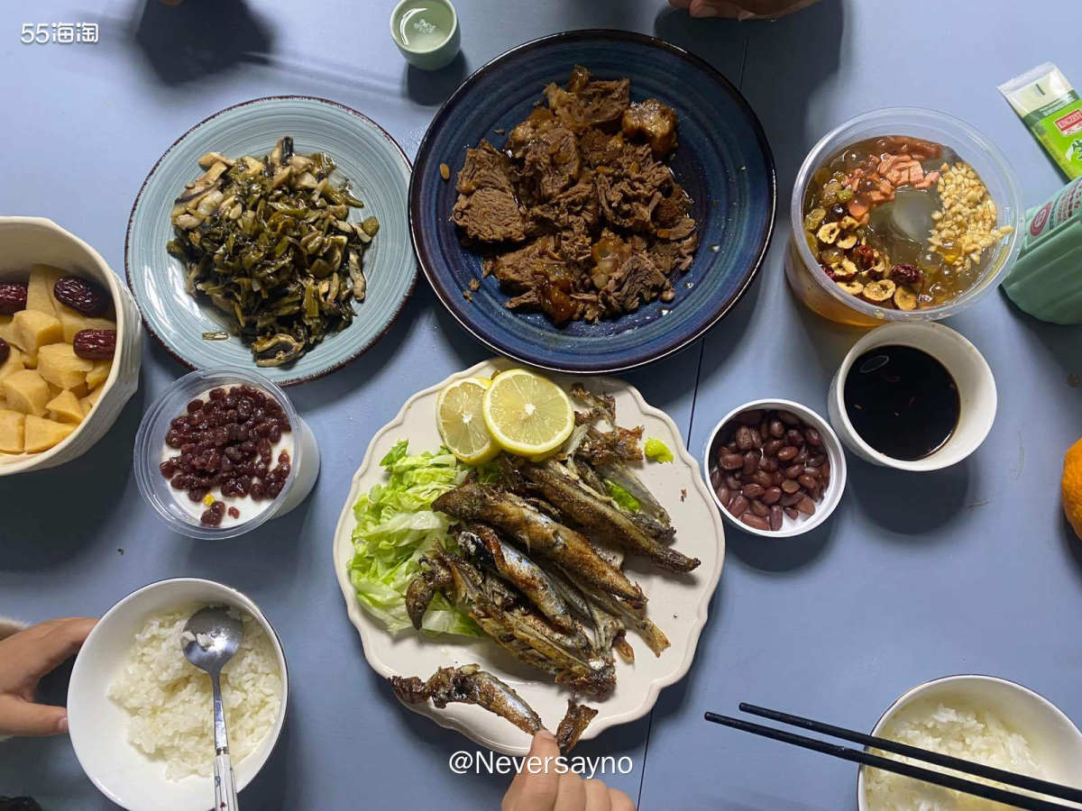 💙卤一大锅牛肉慢慢吃，今天还有多春鱼哦  ▪️菜场里的卤牛