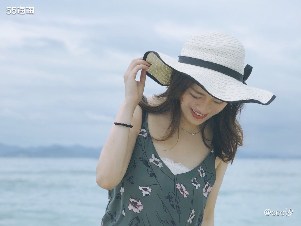 春夏出游拍照必备草编帽，这顶帽子也是我戴过几次而且蛮喜欢的，