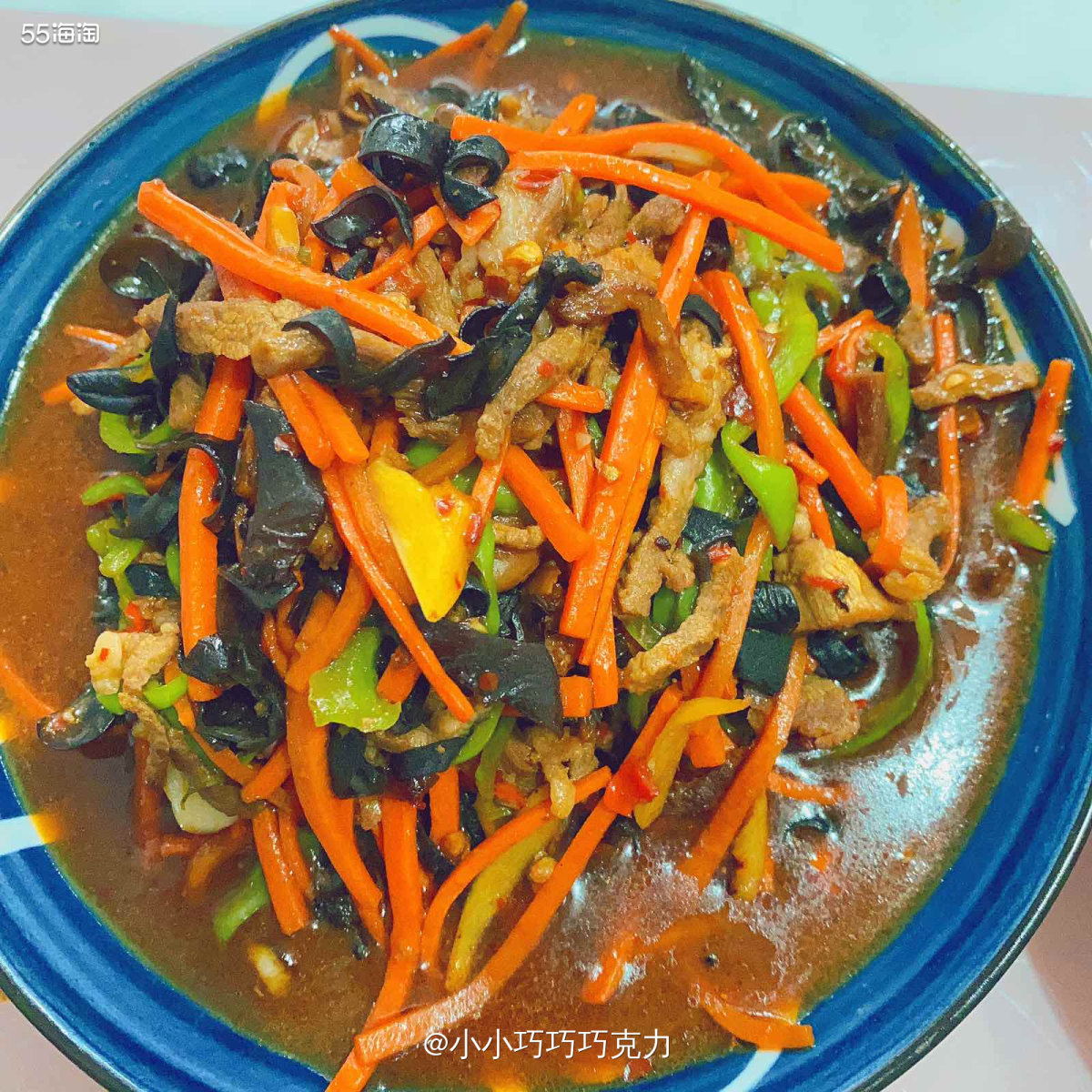 今天没有夜学啦，两个人当然要做饭啦，依旧是以冰箱有的食材为主