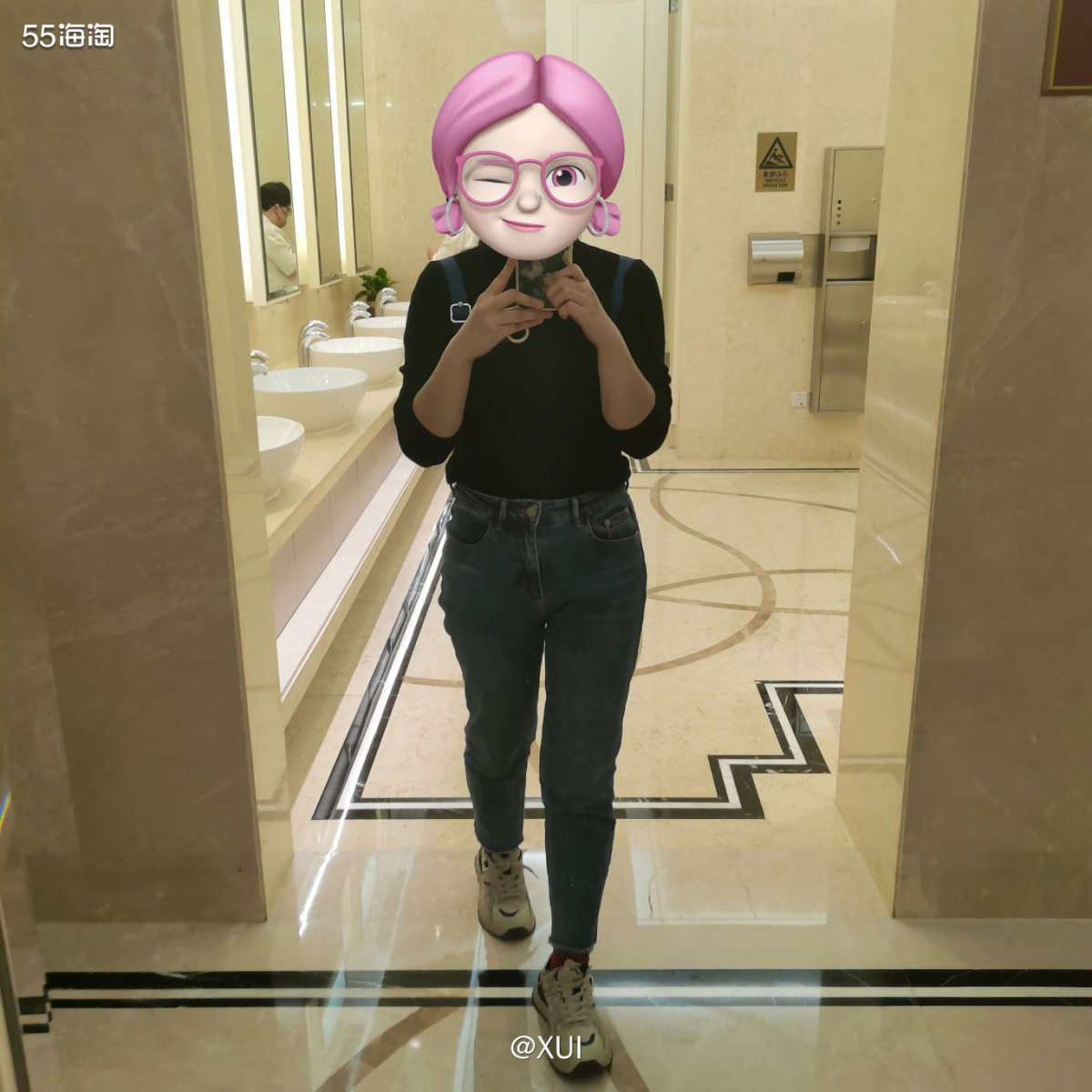 大家都被我上一张照骗骗到了，这次放一个能看出真实身高的照片�