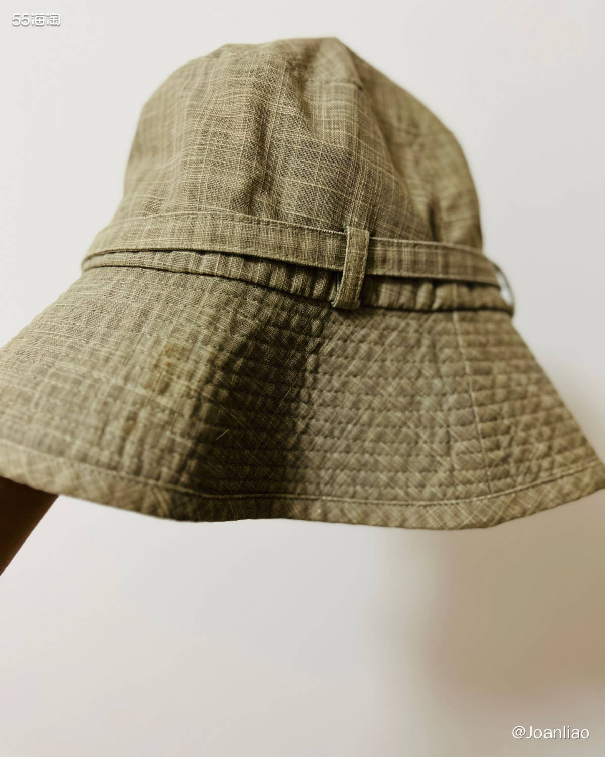 这顶渔夫帽应该算是最常使用的一顶了，因为真的太方便了，下楼取