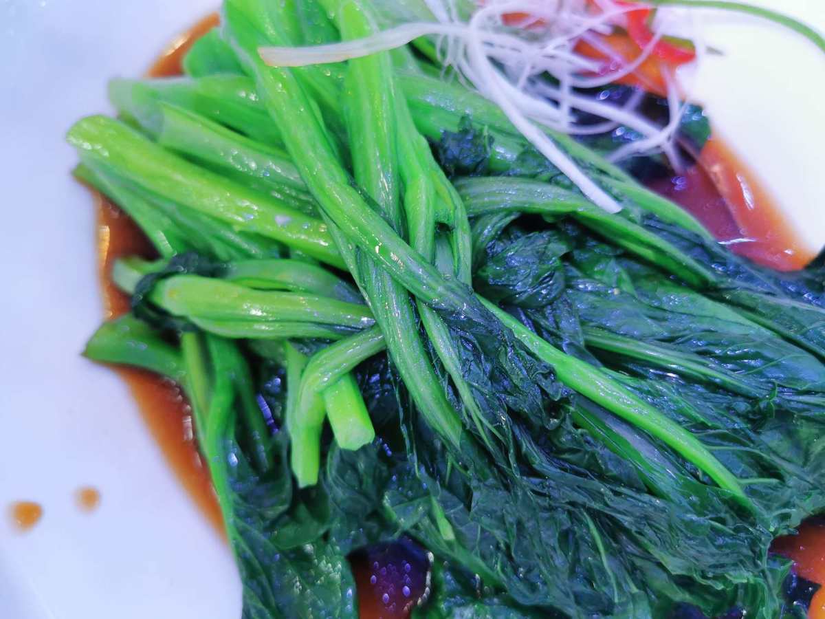 闺蜜一行三个人下午在农家乐，晒晒太阳，聊聊八卦，吐槽领导和工