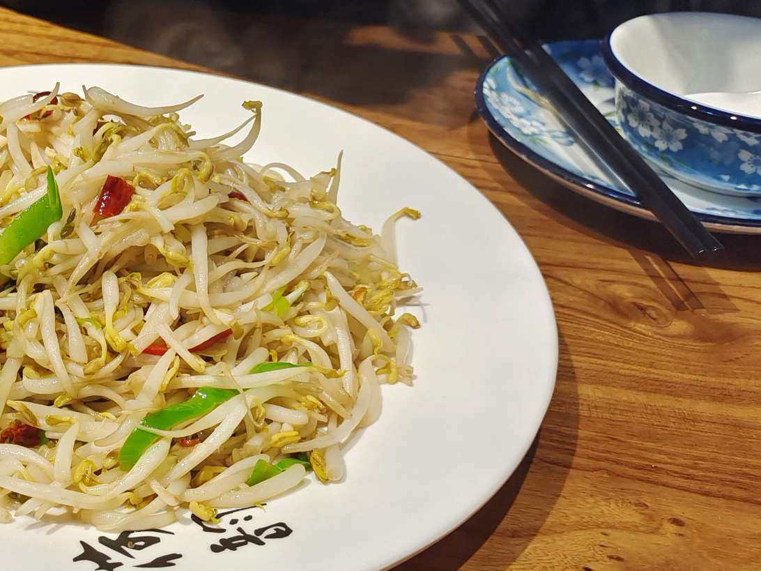 这家主打徐州菜的餐馆，之前听两个朋友在小群里推荐了多次，可是