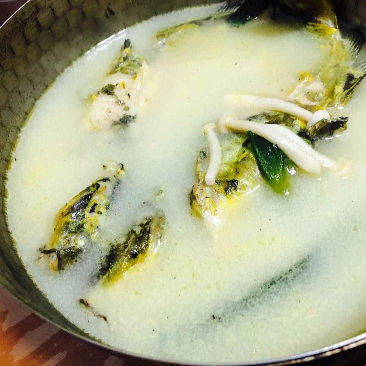 五一假期最后一天大家是不是旅行回来了，今天开始下大雨又恢复阴