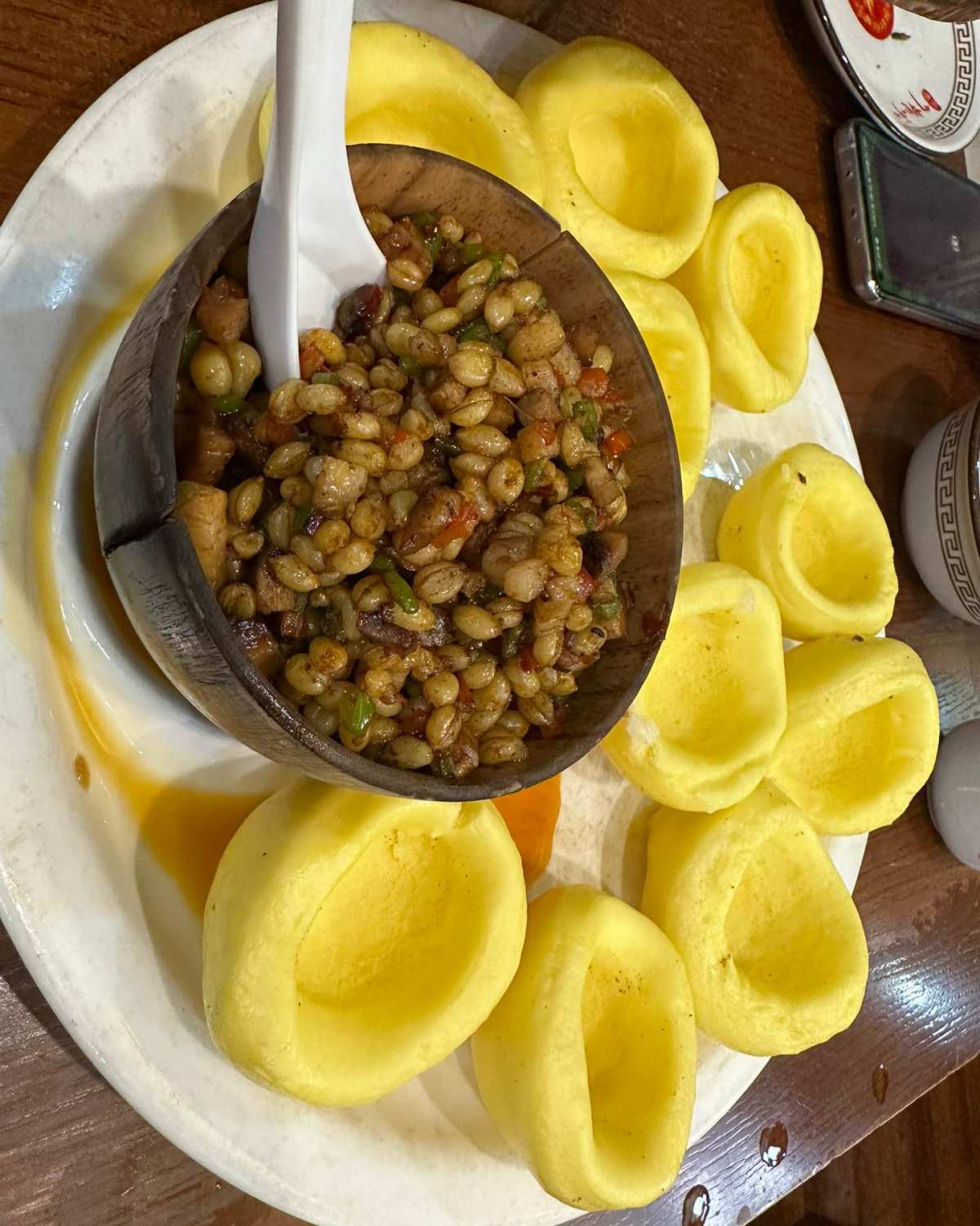 这算是我在拉萨吃的比较好吃的美食了，很多人吃不习惯藏餐，我也