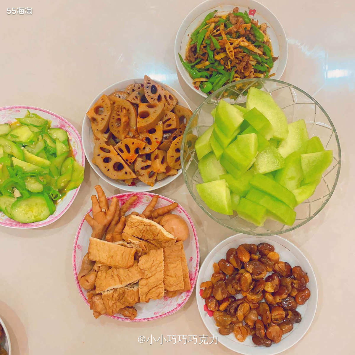 周末不忙又回家啦，妈妈又做了好吃的😅，还把昨天我自制的卤味