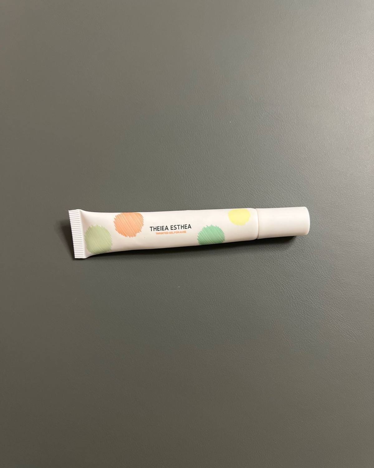 🥹本人皮肤有一些油，平时又爱吃重口味的食物，还习惯性熬夜，