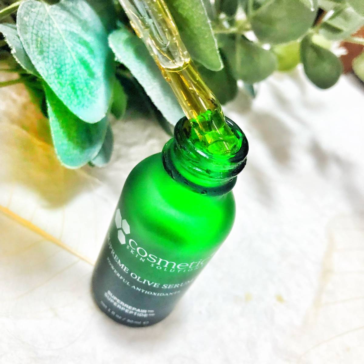 前面分享了几个水，再来混油皮夏天必备的精华当然又是绿色的😂